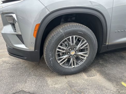 New 2026 Chevrolet Traverse LT image 16