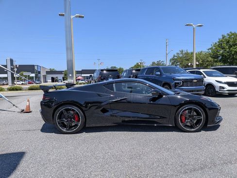 Used 2022 Chevrolet Corvette Stingray Coupe w/ Z51 Performance Package RWD image 2