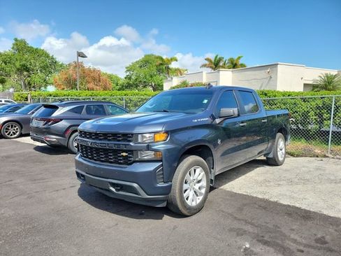 Used 2022 Chevrolet Silverado 1500 Custom RWD image 2
