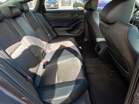 Used 2018 Honda Accord Sport image 29