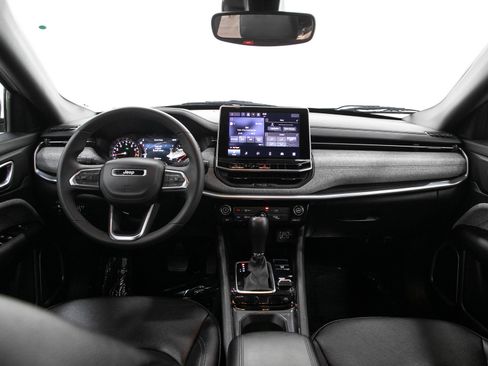 Used 2024 Jeep Compass Latitude AWD/4WD image 15