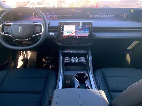 New 2026 Lincoln Nautilus Reserve image 5