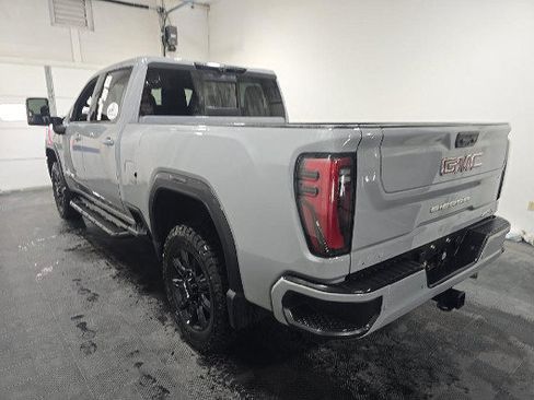 Used 2025 GMC Sierra 2500 AT4 w/ Technology Package AWD/4WD image 6