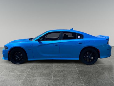 Used 2023 Dodge Charger R/T w/ Navigation & Travel Group RWD image 2