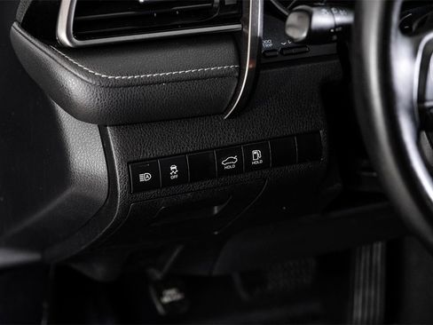 Used 2021 Toyota Camry SE image 23