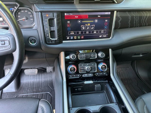 Used 2021 GMC Yukon XL Denali w/ Denali Premium Package AWD/4WD image 14