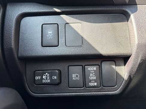 Used 2022 Toyota Tacoma TRD Off-Road AWD/4WD image 15