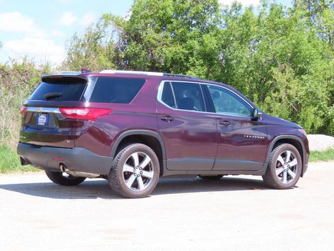 Used 2018 Chevrolet Traverse LT AWD/4WD image 3