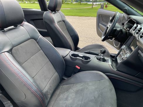 Used 2021 Ford Mustang GT Premium w/ Equipment Group 401A RWD image 30