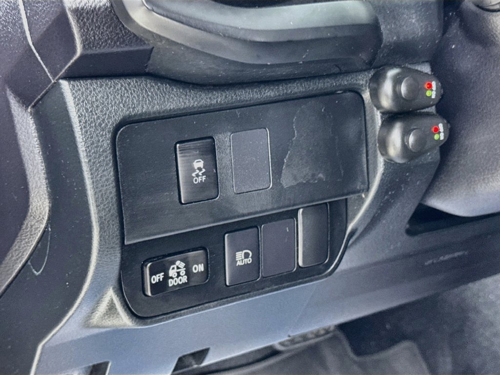 Used 2022 Toyota Tacoma SR w/ SR Convenience Package RWD image 10