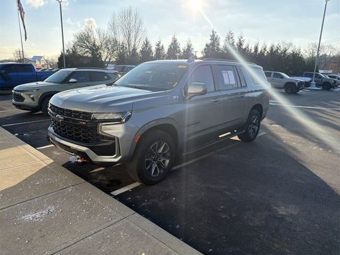 Used 2023 Chevrolet Suburban Z71 w/ Luxury Package image 4