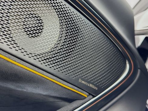 Used 2025 McLaren Artura Spider RWD image 17