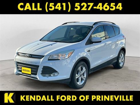 Used 2015 Ford Escape SE w/ Equipment Group 201A image 1