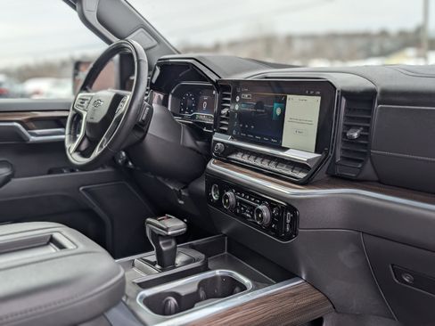 Used 2022 Chevrolet Silverado 1500 LT Trail Boss image 44