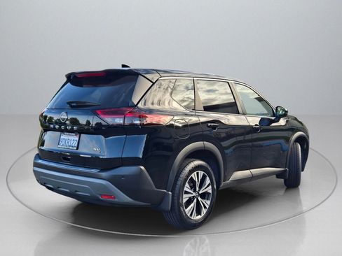 Used 2023 Nissan Rogue SV image 7