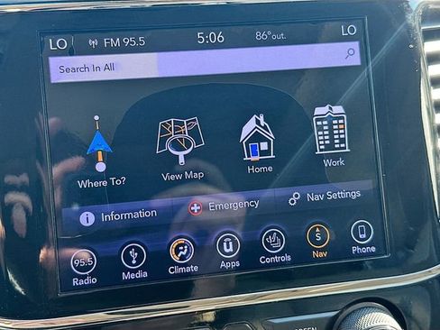 Used 2019 Jeep Grand Cherokee Limited image 14