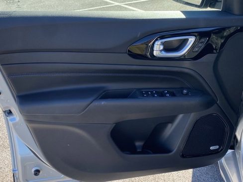 New 2025 Jeep Compass Limited w/ Driver Assist Group I image 12