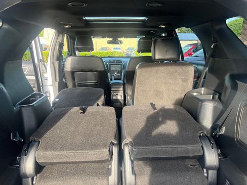 Used 2016 Ford Explorer Platinum AWD/4WD image 17