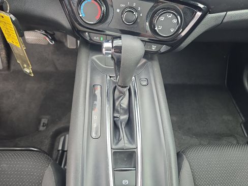 Used 2022 Honda HR-V LX image 19