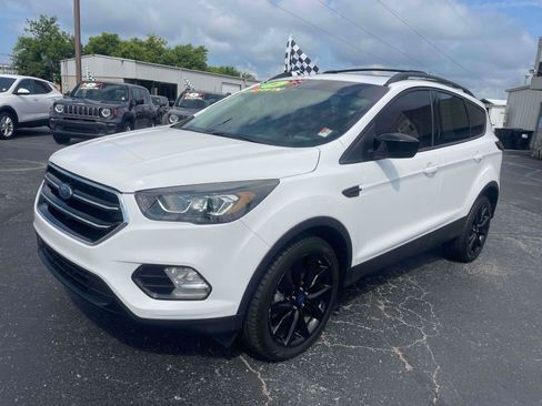 Used 2019 Ford Edge SEL w/ Equipment Group 201A FWD image 3