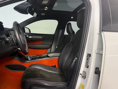 Used 2019 Volvo XC40 T5 R-Design image 22
