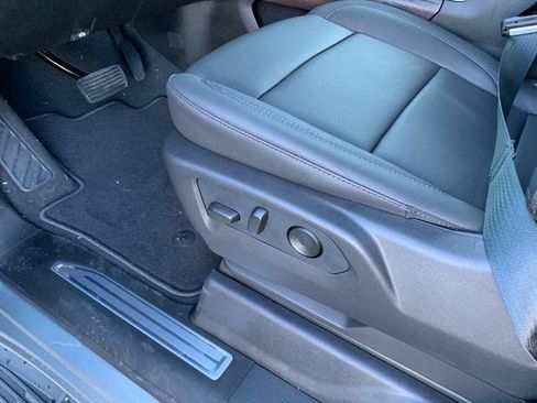 New 2026 GMC Sierra 2500 SLT w/ SLT Premium Package image 16