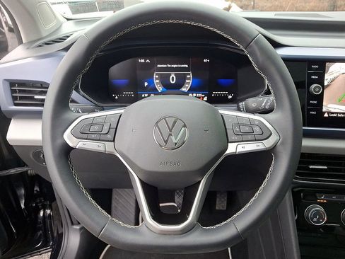 Used 2023 Volkswagen Taos SE w/ Panoramic Sunroof Package image 19