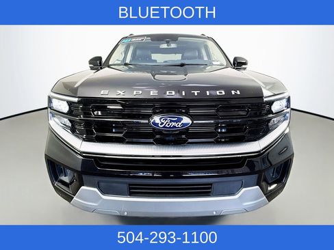 Used 2025 Ford Expedition Platinum AWD/4WD image 3