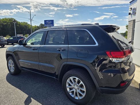Used 2021 Jeep Grand Cherokee Laredo image 7