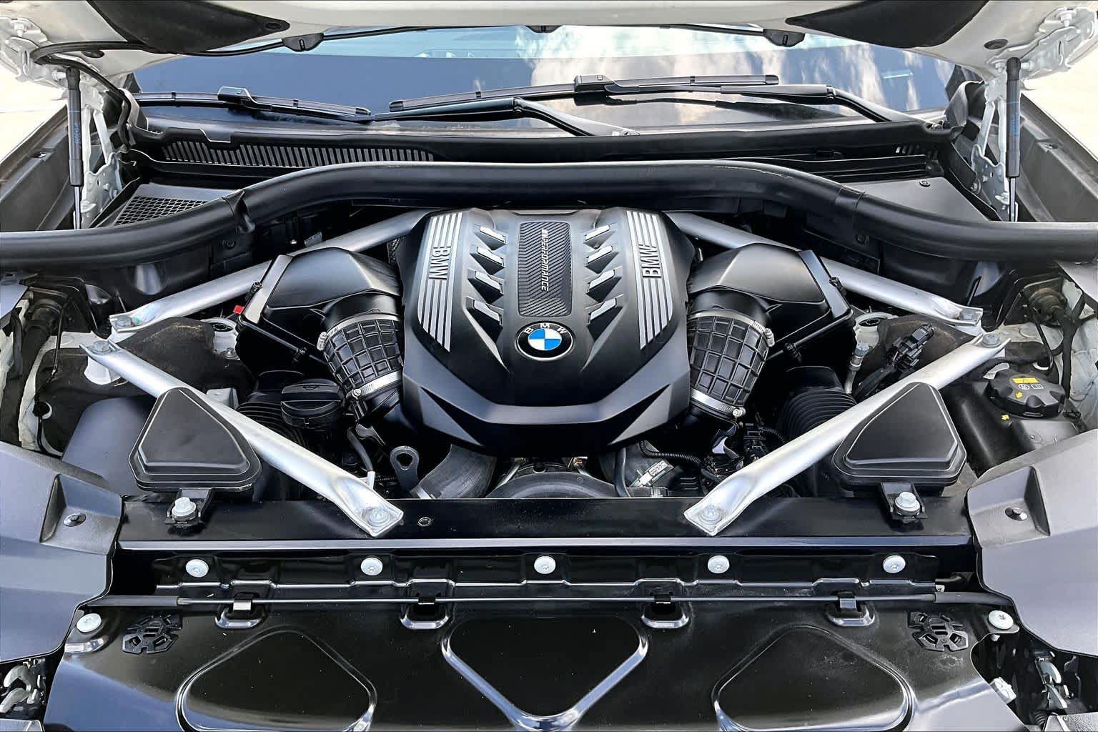 Used 2022 BMW X7 M50i w/ Cold Weather Package AWD/4WD image 30