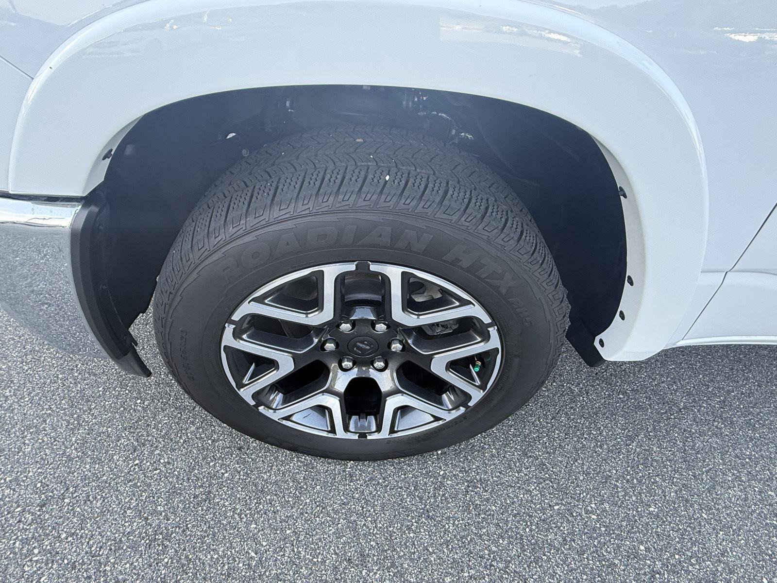 Used 2026 RAM 1500 Laramie AWD/4WD image 31