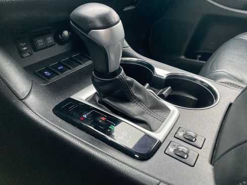 Used 2017 Toyota Highlander XLE image 28