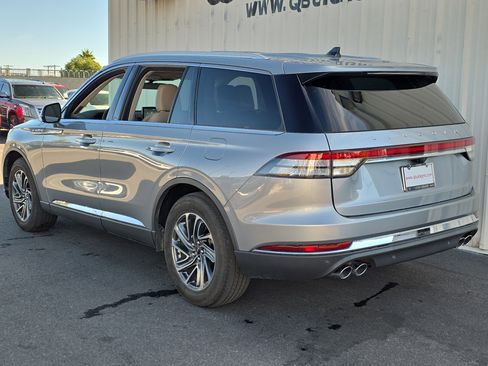 Used 2023 Lincoln Aviator Standard w/ Elements Package image 6