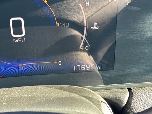 Used 2024 Chevrolet TrailBlazer RS w/ Driver Confidence Package image 16