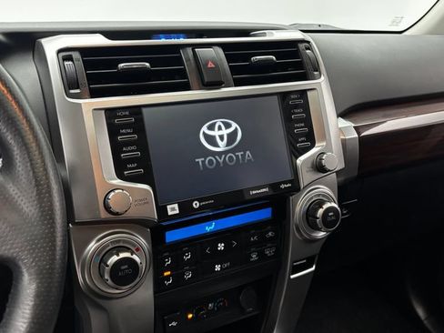 Used 2022 Toyota 4Runner Limited AWD/4WD image 19