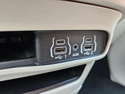 Used 2023 Chrysler Voyager LX FWD image 32