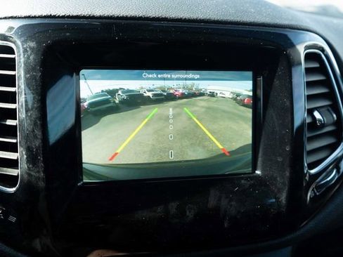 Used 2018 Jeep Compass Latitude w/ Popular Equipment Group image 19