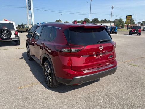 Used 2025 Nissan Rogue SL w/ Tech Package AWD/4WD image 4