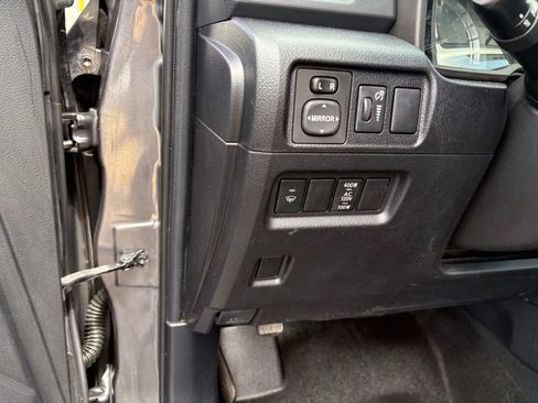 Used 2018 Toyota 4Runner SR5 Premium AWD/4WD image 16