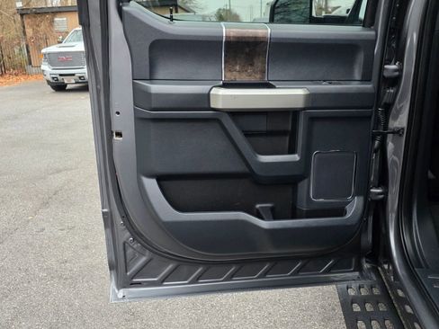 Used 2022 Ford F250 Lariat w/ Tremor Off-Road Package image 34