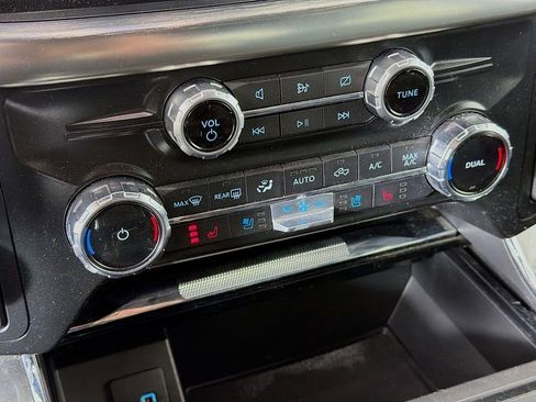 Used 2022 Ford F150 Lariat image 34