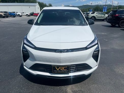 Used 2027 Chevrolet Bolt LT FWD image 9