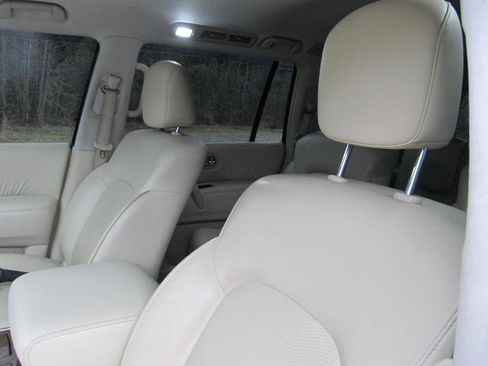 Used 2017 INFINITI QX80 2WD w/ Driver Assistance Package image 22