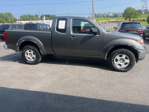 Used 2006 Nissan Frontier SE w/ (P01) Power Pkg AWD/4WD image 5