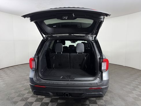 Used 2025 Ford Explorer ST-Line w/ ST-Line Street Pack image 9