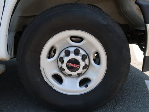 Used 2024 GMC Savana 2500 w/ Driver Convenience Package RWD image 42