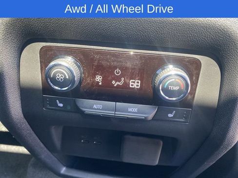 Used 2026 Chevrolet Traverse RS AWD/4WD image 10