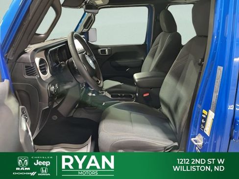 Used 2024 Jeep Gladiator Sport image 42