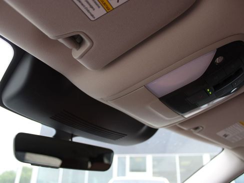 Used 2025 INFINITI QX60 Sensory image 30