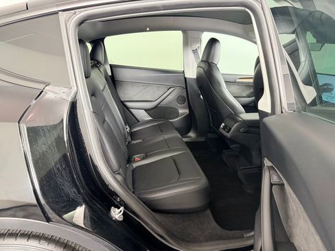 Used 2023 Tesla Model Y Long Range image 29